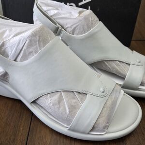 Naturalizer Women's Lillian Mist Grey Sandals In Size 11M